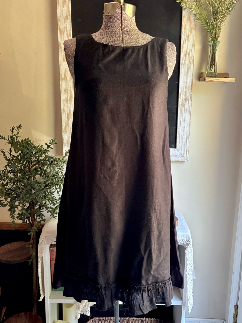 Emerson Fry Black Sleeveless Shift Dress Ruffle Hem XS Linen Keyhole Back Neck